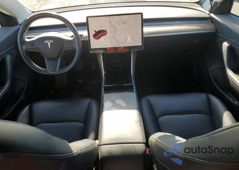 2018 Tesla Model 3 z USA, uszkodzony, nr VIN 5YJ3E1EB7JF088899